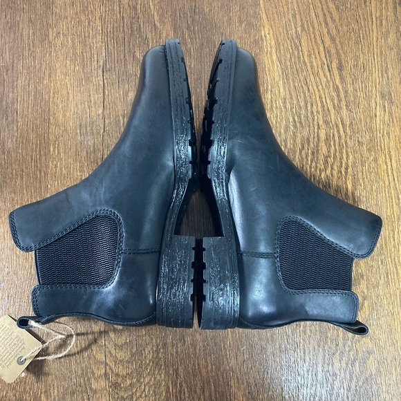NWT Born Cove Waterproof Chelsea Boot Women’s Size 8.5 Black - Picture 7 of 11